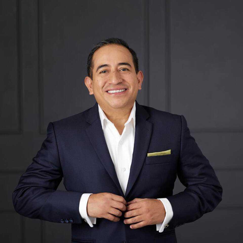 Dr. Elí Omar Zavaleta Martínez